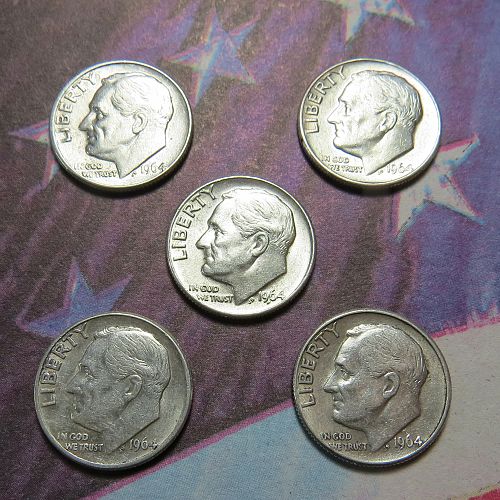 1964-D ROOSEVELT DIMES (LOT OF 5 COINS) ~ 90% SILVER ~ COMBINED SHIP ~ LOT B945