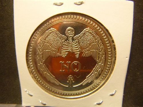 SILVER PLATED YES/NO HAND EYE ANSWER TOKEN