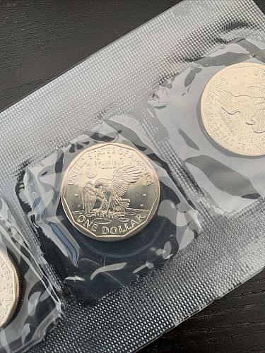 1979 &1980 Susan B. Anthony Souvenir Sets PDS Uncirculated Mint Sets