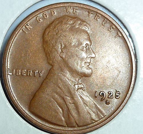 Here is a 1925-D EXTRA FINE Lincoln Wheat Cent  (250-F250-J)