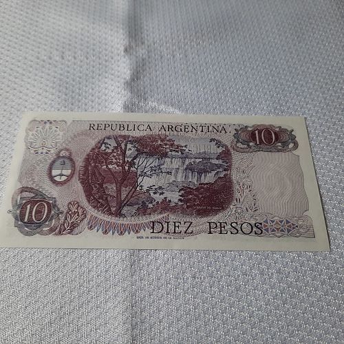 Argentina 1,10,100,500,5000 Pesos P287,295,302,03&05 Au/unc $13.50 w/free ship