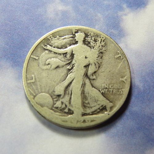 1929-S WALKING LIBERTY HALF DOLLAR ~  90% Silver ~ LOT E075