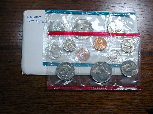 1979 Mint set in Original holder Very nice coins