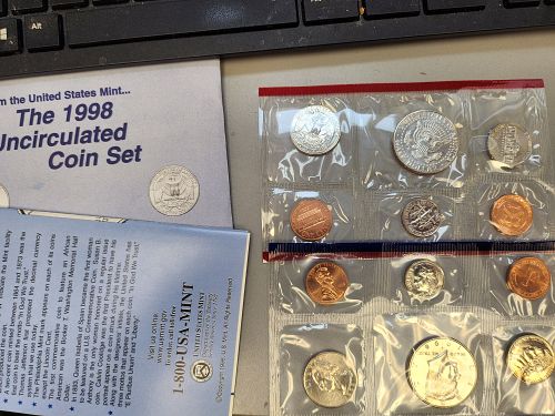 1998 P & D U.S. mint Uncirculated coin set