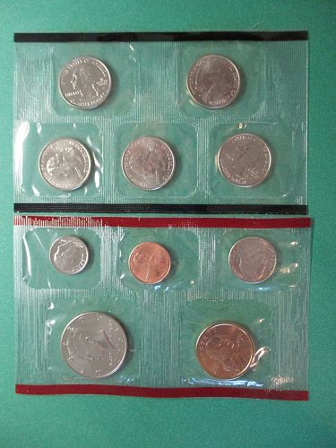 2001  United States Mint Set.  Item: MS 01.