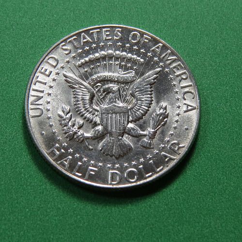1968-D KENNEDY HALF DOLLAR ) (40% SILVER) LOT E776