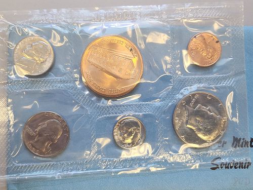 1980 D U.S. Mint Denver Uncirculated Souvenir Coin set