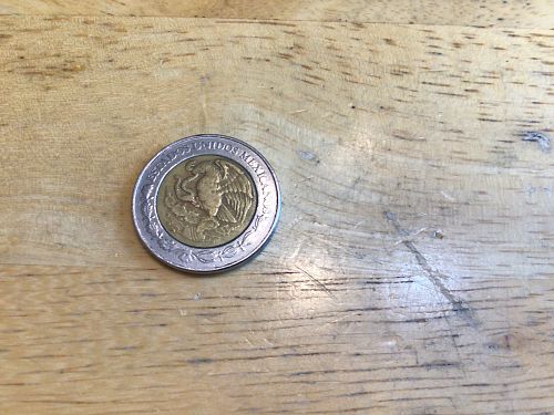2000 $2 Pesos Coin, Good Condition, Free shipping