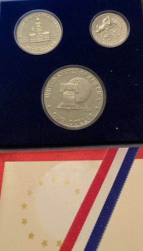 1776-1976 BICENTENNIAL SILVER PROOF SET BIN 50.00