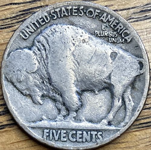 1915 buffalo nickel in VERY GOOD condition