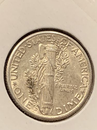 1939 D MERCURY DIME IN BRILLIANT UNCIRCULATED CONDITION  ---  90% SILVER