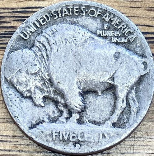 1913D type I buffalo nickel in VERY GOOD condition legible date