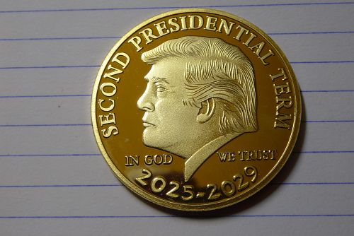 Donald Trump 47th President 999 silver round & bright gold plated Trump round