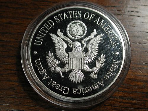 Donald & Melania Trump "Make America Great Again" Token NICE