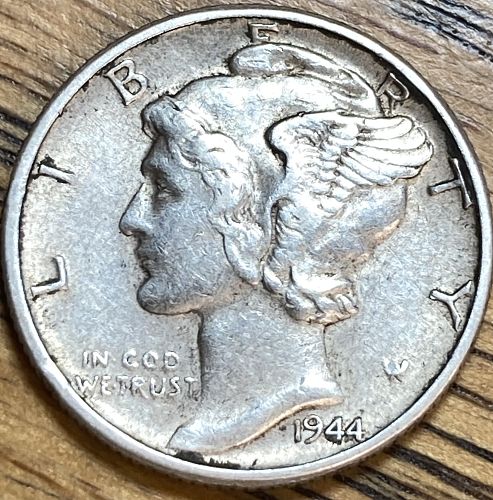 1944 mercury dime in EXTREMELY FINE condition