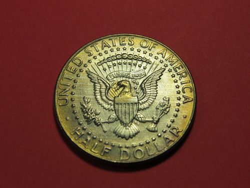 1988-P  KENNEDY HALF DOLLAR ~ TONING ~ COMB SHIP ~ LOT H567