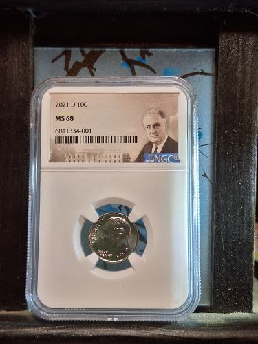2021 P & D Roosevelt dimes. 2 coin set, both graded MS 68 by Ngc