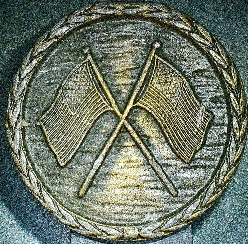 Vintage Bronze Crossed American Flags Medal 32.7 grams