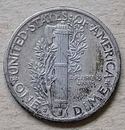 1938 S Mercury Dime &bull; .900 Silver &bull; Nice Luster & Light Toning &bull; AU  *md382