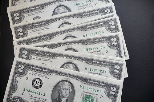 (10). 1976  $2.00 Federal Reserve Notes
