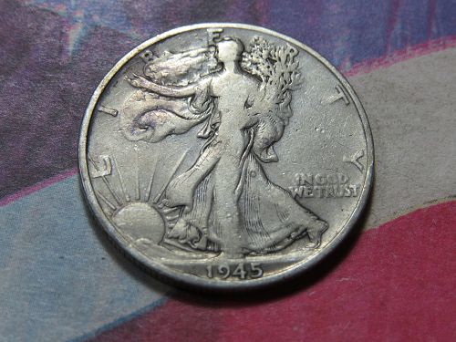 1945-D  WALKING LIBERTY HALF DOLLAR ~ WORLD WAR II ERA ~ LOT A713*