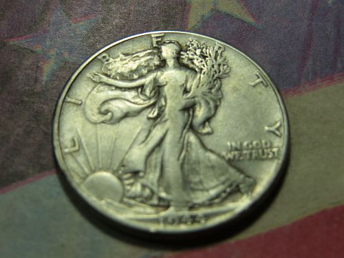 1944  WALKING LIBERTY HALF DOLLAR ~ WORLD WAR II ERA ~ LOT 1219*