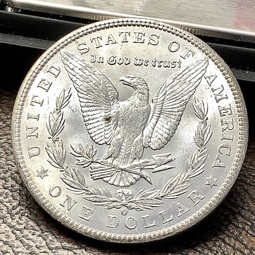 1902-O Morgan Silver Dollar Lustrous Frosty White Choice BU Coin 013