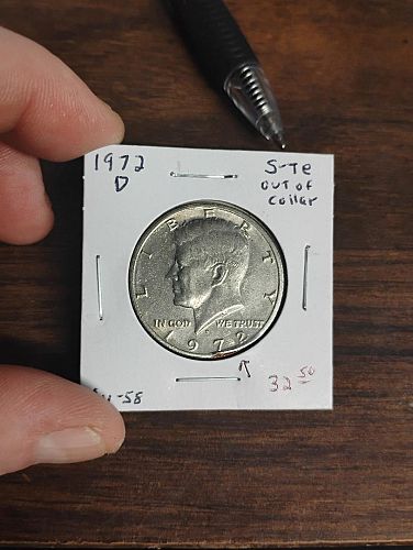 1972-d kennedy half dollar au-58 out of collar error coin