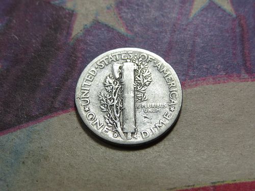 1943-D MERCURY DIME (WORLD WAR 11 ERA)  (90% SILVER) ~ LOT 0271*