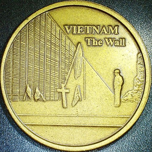 Vintage "Vietnam The Wall' USA Veteran Bronze Medallion 40mm
