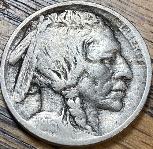 1913 type I buffalo nickel in VERY FINE condition weak date