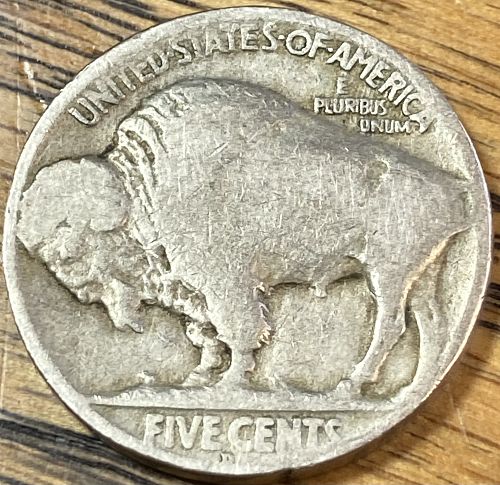 1925D buffalo nickel in GOOD condition