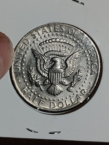 1972 KENNEDY HALF DOLLAR AU-55   CLIP ERROR COIN