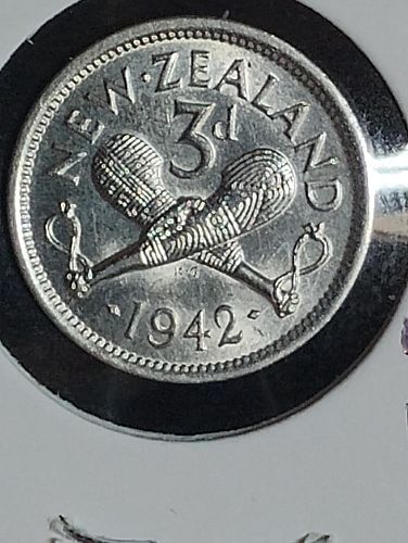 1942 NEW ZEALAND 3-PENCE SILVER, 6-DIE CRACKS OBVERSE / REVERSE ERROR COIN MS-65