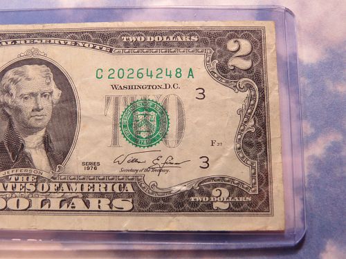 1976  $2 FEDERAL RESERVE NOTE - GREEN SEAL - LOTJ511