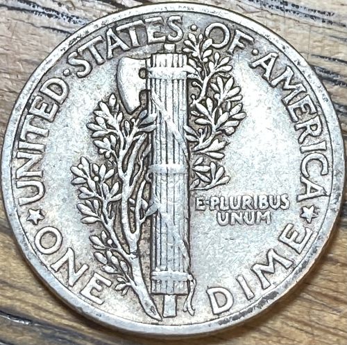 1943 mercury dime in EXTREMELY FINE condition