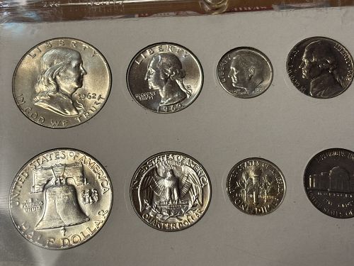 1962 U.S. Mint Set  10 coins in Brilliant Uncirculated Condition in Capital holder