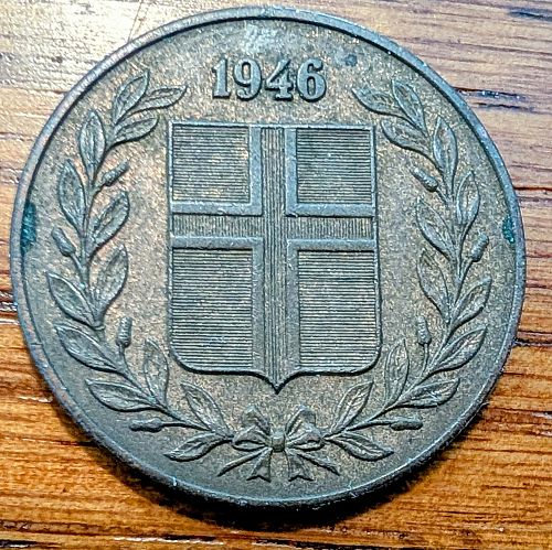 10 Iceland 1940s Coins