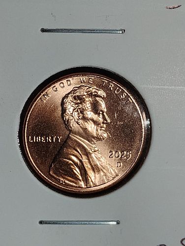 2025-D LINCOLN SHIELD CENT MS-64 RED