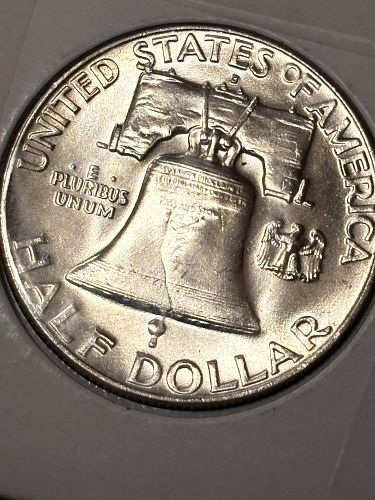 1960 D FRANKLIN HALF DOLLAR --- 90% SILVER IN BRILLIANT UNCIRCULATED CONDITION