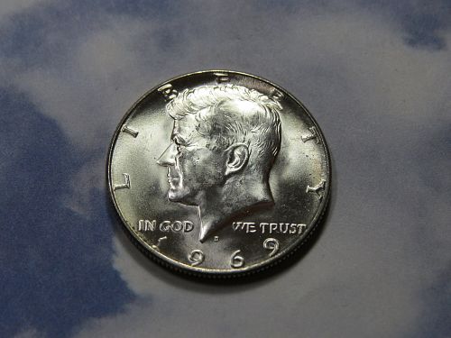 1969-D KENNEDY HALF DOLLAR ~ 40% SILVER ~ COMB SHIP ~ LOT J716
