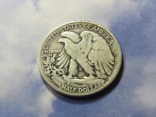 1942-D  WALKING LIBERTY HALF DOLLAR ~ WORLD WAR 2 ERA ~ (90% SILVER) ~ LOT J803