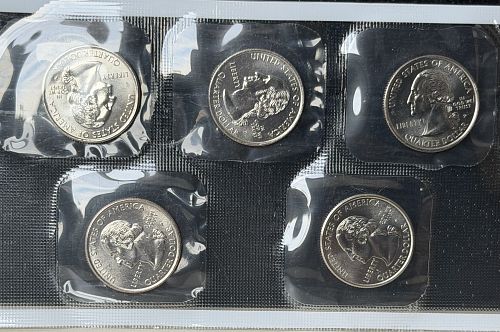 1999-P US Mint 5-Coin BU Condition Quarter Set Sealed in Mint Cellophane