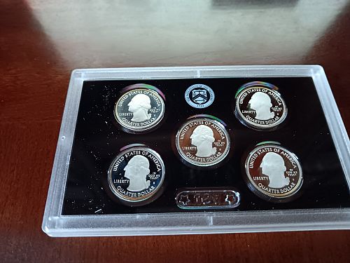 2016 United States Mint America the Beautiful Quarters Silver Proof Set.