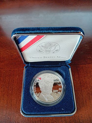 2009 Abraham Lincoln Commemorative Silver Dollar