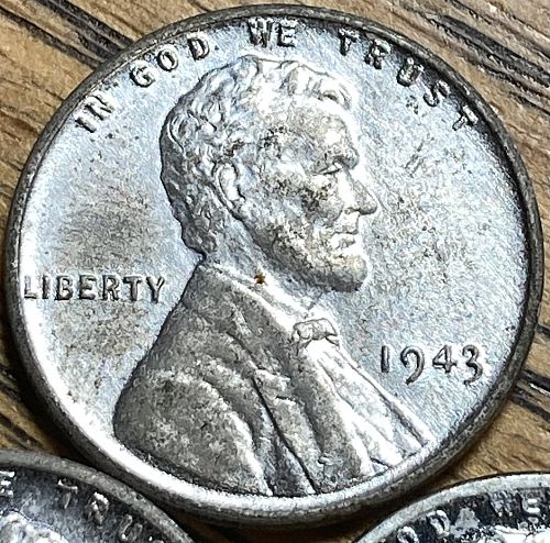 1943P/DS wheat pennies in VERY FINE-ALMOST UNCIRCULATED condition in a 3 coin lot