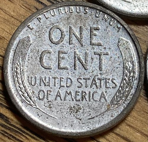 1943P/DS wheat pennies in VERY FINE-ALMOST UNCIRCULATED condition in a 3 coin lot
