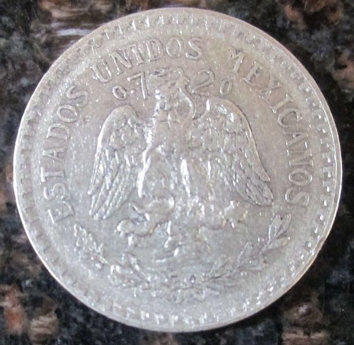 1925 Mexican Silver 1 Peso Silver Cap and Ray **VERY FINE**