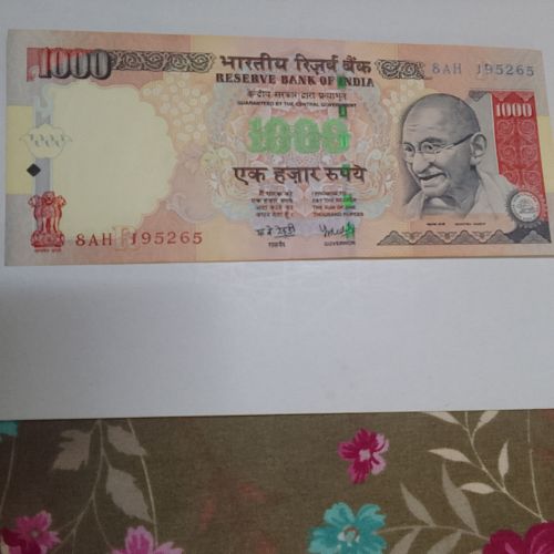 8AH 195265 ..INDIA  .. 1000 Rupees  2006...UNC SLIGHT FOLD
