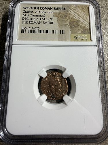 Western Roman Empire Gratian, AD 367-383 AE4 (Nummus) Decline/Fall
